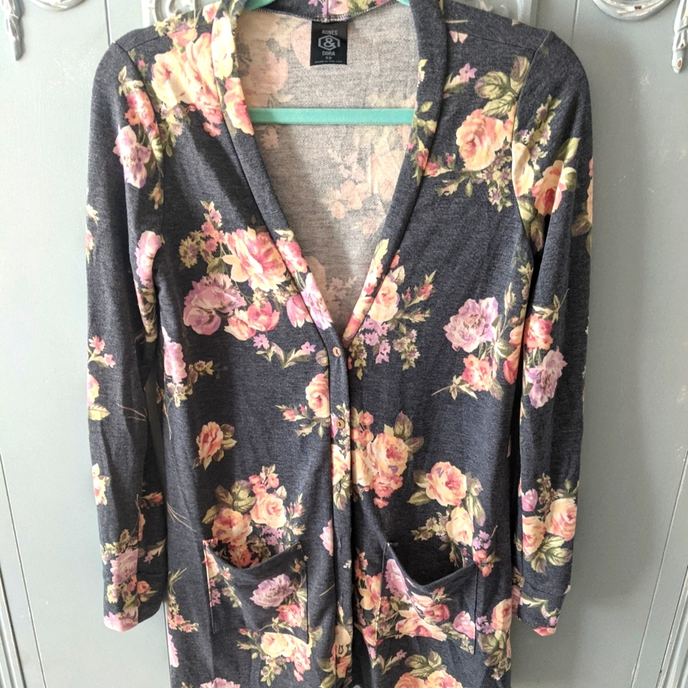 Agnes and Dora Cardigan